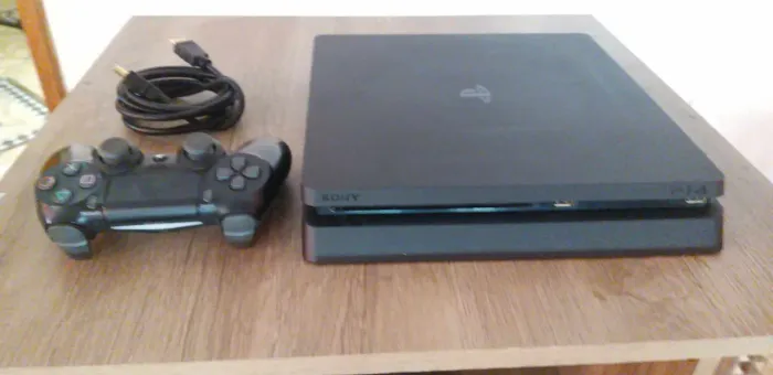 Ps4 slim 500g em ótimo estado aceito cartão