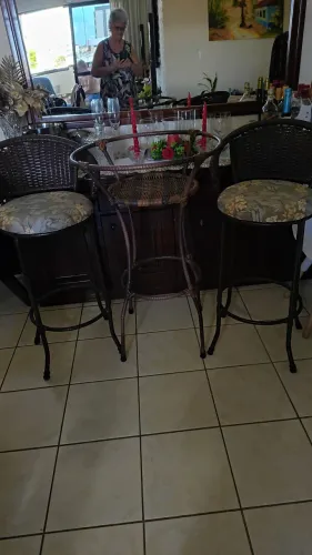 Jogo de terraço junko bistrô com banquetas impermeáveis 