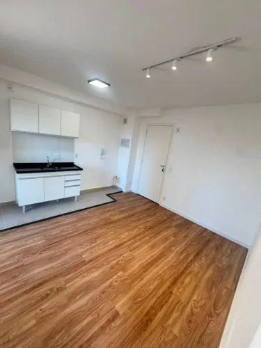 Apartamento novo de 2 dormitórios com sacada em condomínio Clube no Cambuci, com piscina 