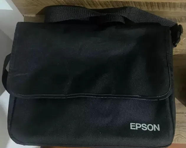 Projetor Epson Powerlite S12 Preto com controle