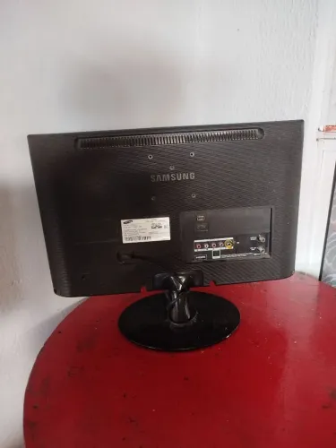 Um monitor Samsung 