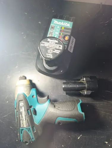 Parafusadeira makita 12V