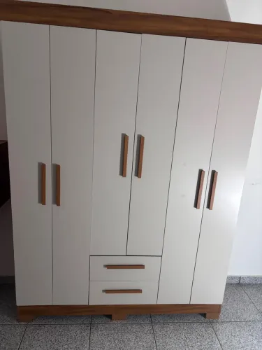 Guarda-roupa Branco