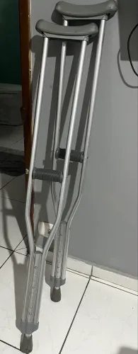 Muleta de metal