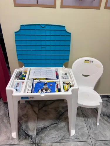 Mesa de estudo infantil