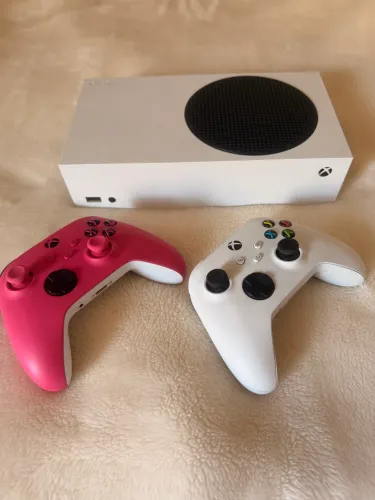 X box series S com 2 controles
