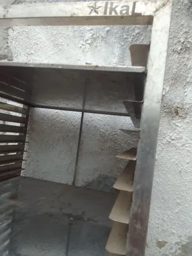 Vendo armário esqueleto pra pão inox