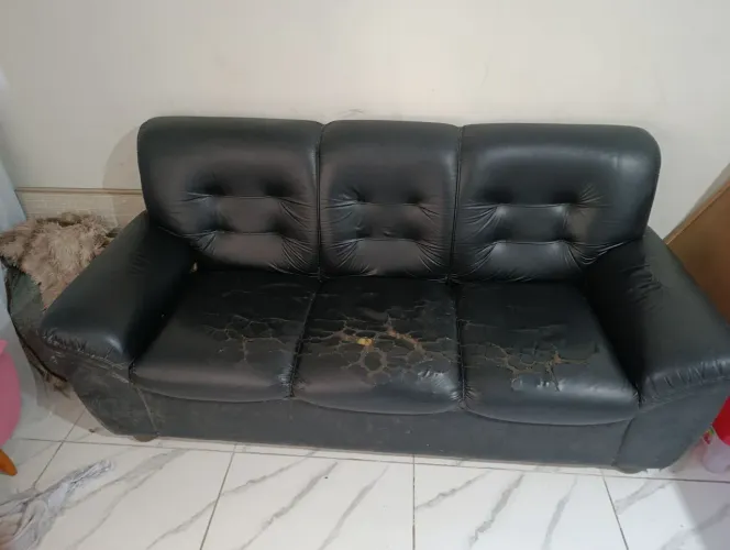 Sofs preto de couro