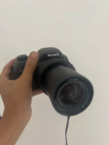 Máquina fotográfica retrô na caixa + tripé e case