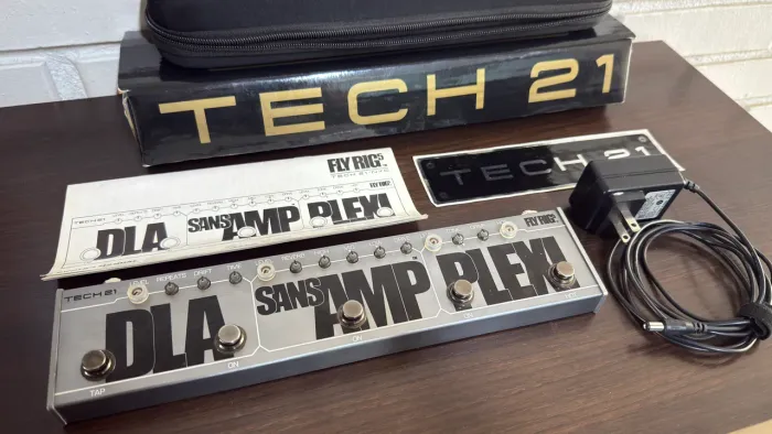 Tech 21 Pedaleira Guitarra Fly Rig 5 Na Caixa + Fonte Original & Bag