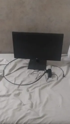 Vende - monitor 75hz 250$