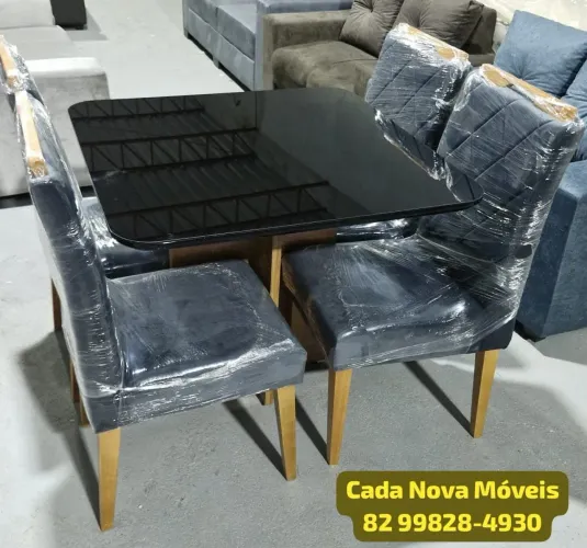 Conjunto Mesa 4 Cadeiras