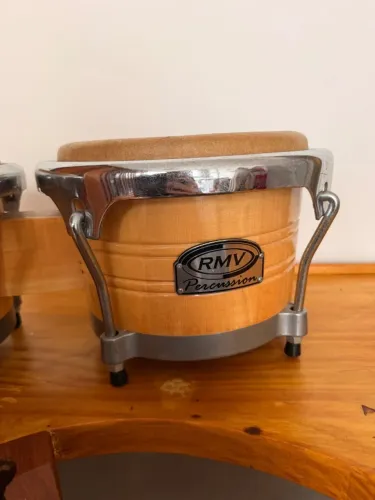 Bongô profissional em perfeito estado