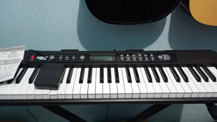 teclado musical kobe kb300