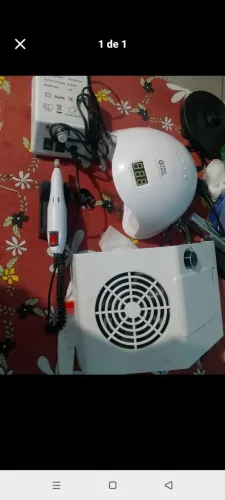 Vendo material de unha em gel