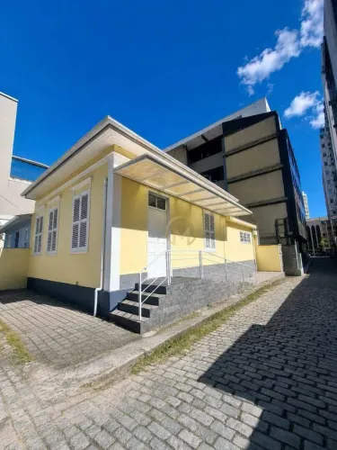PONTO COMERCIAL EM EXCELENTE LOCALIZAÇÃO NO CENTRO DE PETRÓPOLIS/RJ