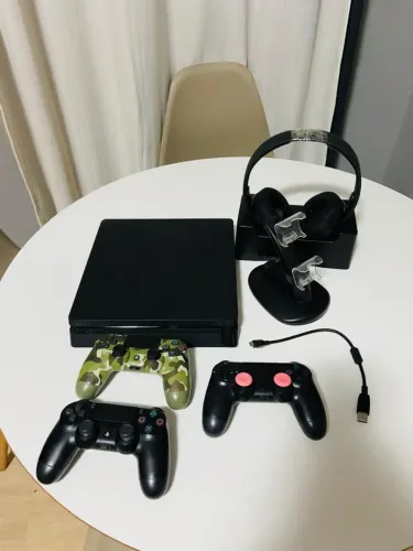PlayStation 4 Slim