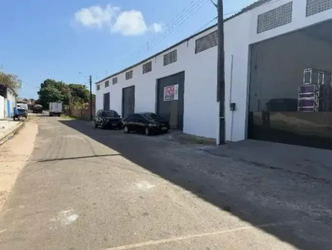 ALUGO GALPÃO COMERCIAL PRÓX AVENIDA GUAJAJARAS POTIGUAR E OBRATEC 162 m²