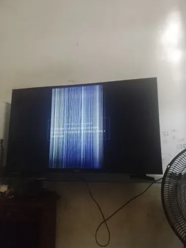 Tv smart 43 polegadas para concerto ou retirada de peça. Pegando tudo menos a Tela