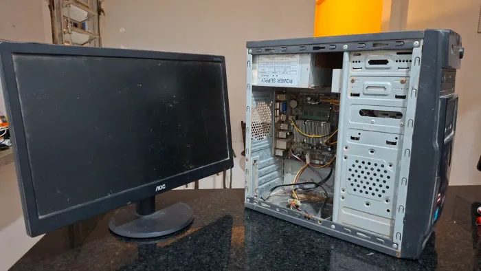 PC ANTIGO + MONITOR 