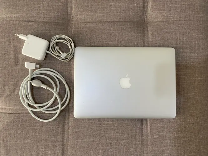 MacBook Air 13? I5 8GB RAM 128GB SSD