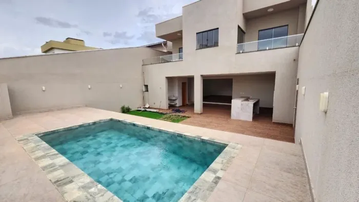 Casa com 3 dormitórios à venda, 200 m² por R$ 1.190.000 - Aeroporto - Londrina/PR