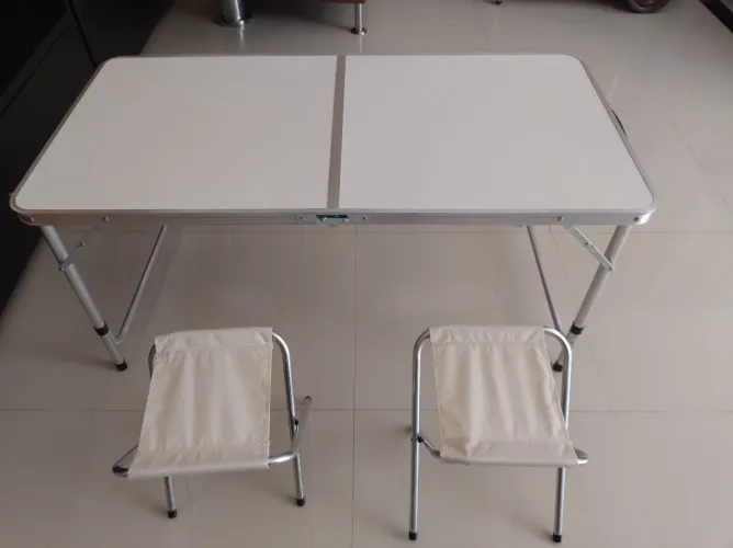 Mesa dobrável 1,20 m com + banquinhos
