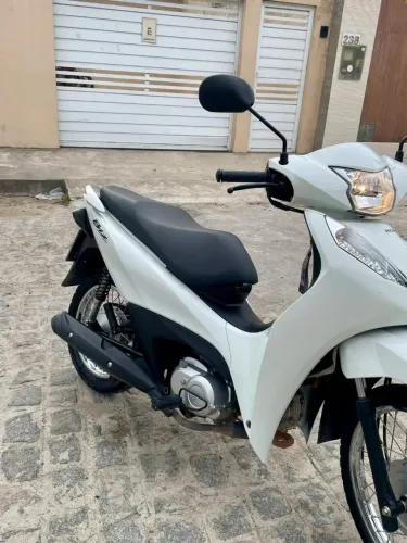 Vendo ou troco biz 125 muito nova em estado de zero