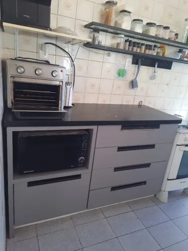 Balcão cozinha/área gourmet 151,00 MDF reforçado, espaçoso por dentro. Aceito cartão