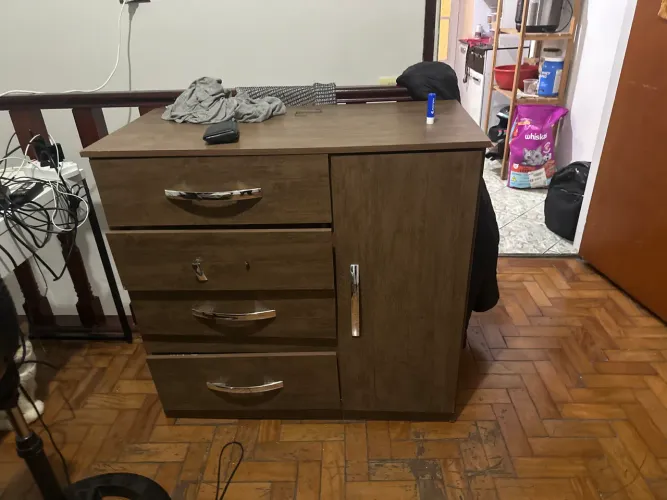 Cômoda 4 gavetas