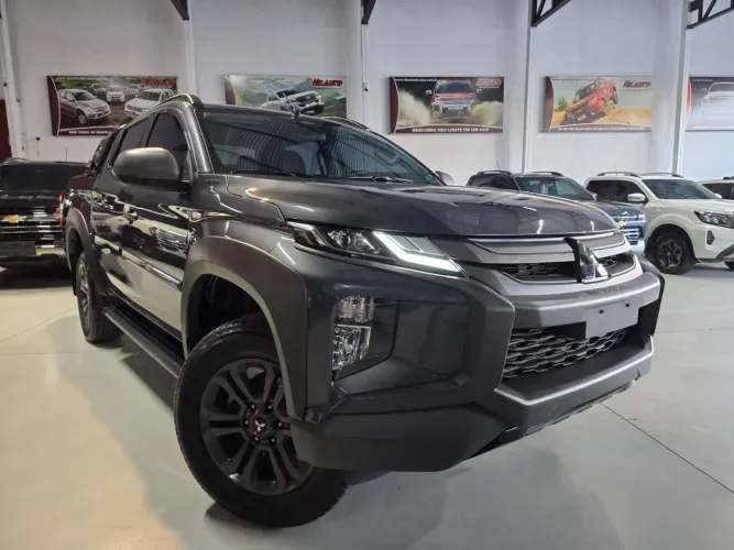 Mitsubishi L200 Tri. Outdo. GLS 2.4 CD 4X4 Die. AUT 2025