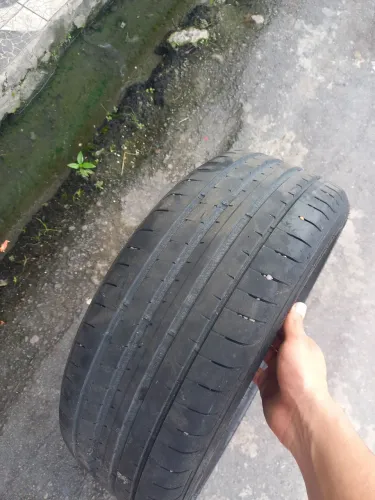 Vendo 4 pneus aro 18, 215/45