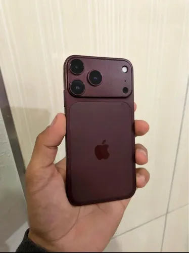IPhone 11 128GB Na Carcaça do 18Pro Bordô 