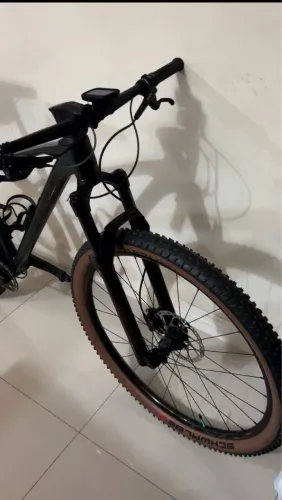 Bicicleta SENSE IMPACT RACE 2023 - Tam M - Aro 29 - Excelente Estado