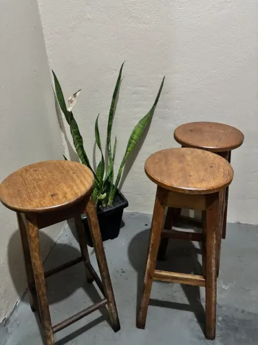 Trio de bancos de madeira 90 cm
