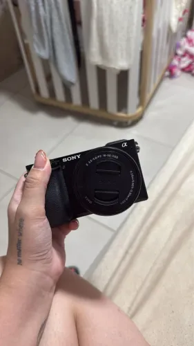 Sony 6100 lente 16-50 seminova em PERFEITO estado