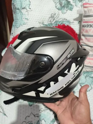 Vendo esse capacete zerado , nunca usado, motivo não deu na minha cabeça 