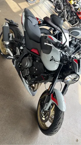 Triumph trident 800 400km rodados