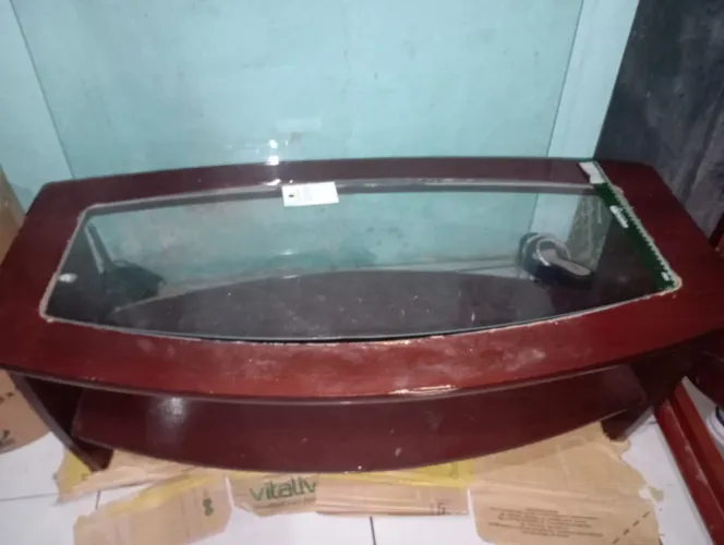Vendo essa linda mesinha de vidro 30$