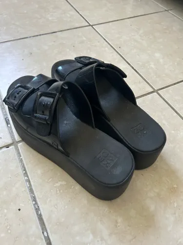 Sandalia plataforma tamanho 37