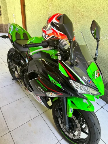 Kawasaki Ninja 650 KRT 2022