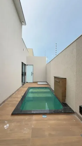 Casa nova 3 dormitórios com piscina próxima ao Assaí Atacadista