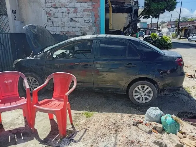 Carro pra retirada de peças 