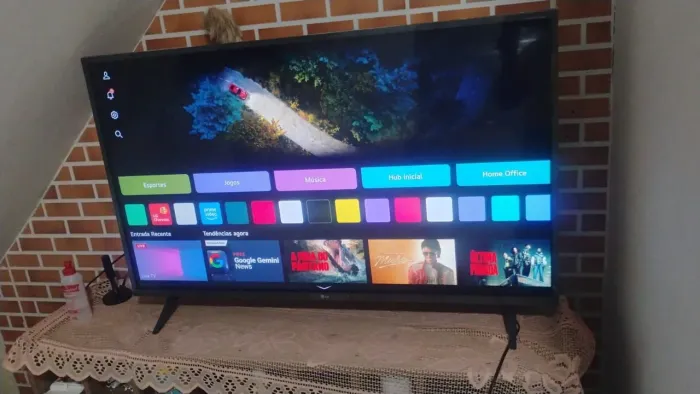 VENDO TV SMART 43 POLEGADAS LG 5MESES DE USO COM NOTA FISCAL E GARANTIA DE 2 ANOS