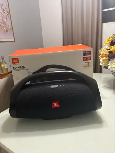     Vendo JBL Boombox 1 com Bateria Original Recém Trocada