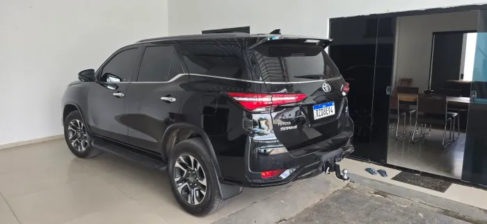 Toyota Hilux SW4 SRX Plat. 4X4 2.8 TB Die. Aut. 2025