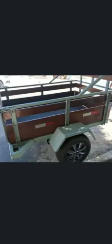Vendo Carrocinha emplacada R$ 5.200,00