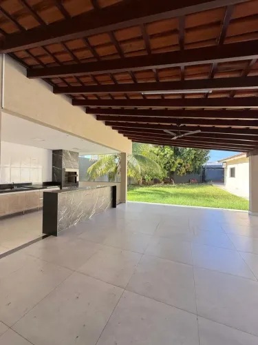 Casa térrea avenda com 220 m2, 840 m2 de terreno com 4 quartos em Jardim Cuiabá - Cuiabá -