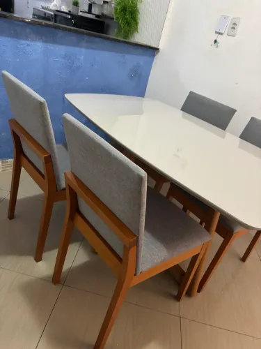 Mesa e cadeiras da toktok