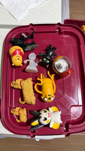 Lotinho de bonecos miniaturas, maioria MC donalds